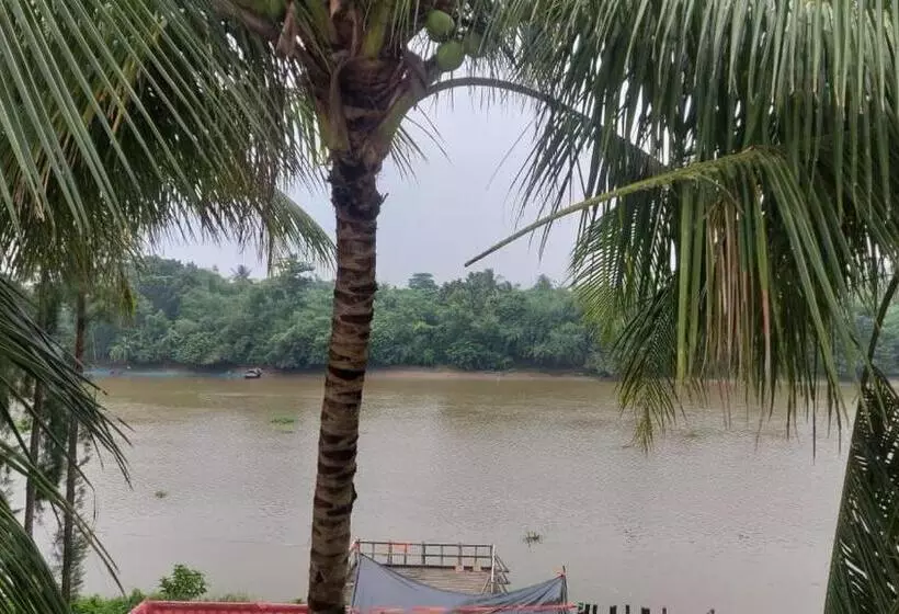 Lomakeskus Damodar River Retreat, Uluberia