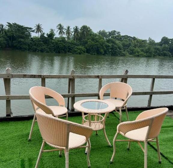 منتجع Damodar River Retreat, Uluberia