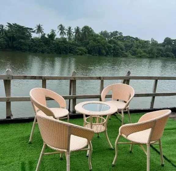 Lomakeskus Damodar River Retreat, Uluberia