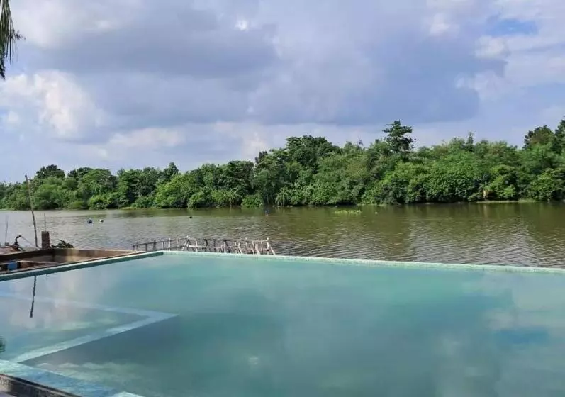 Lomakeskus Damodar River Retreat, Uluberia
