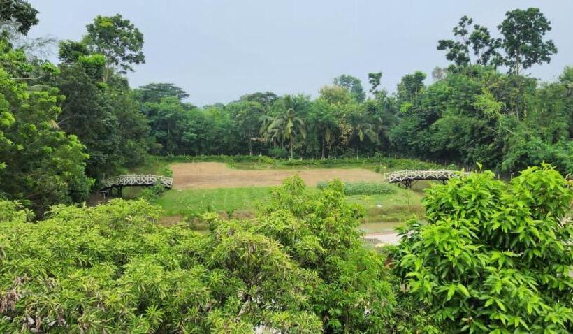 منتجع Damodar River Retreat, Uluberia