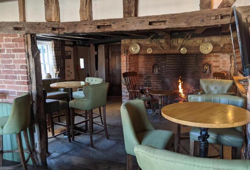 فندق صغير The Crown Inn