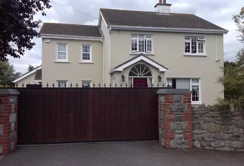 Aamiaismajoitus (B&B) Tess S Guest House R95k6n1 This Property Is Unsuitable For Children Under 12 Years Old