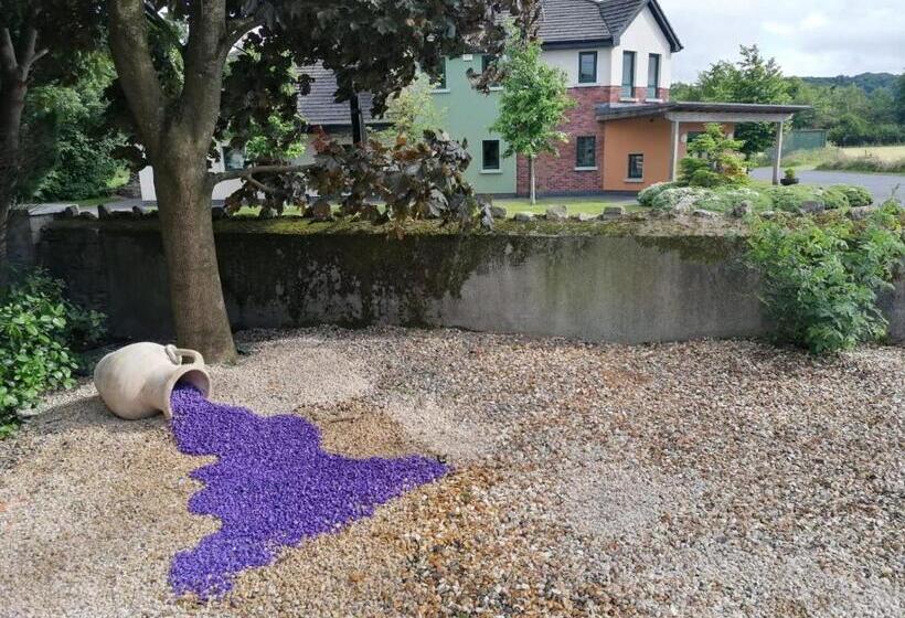 Nocleg ze śniadaniem Tess S Guest House R95k6n1 This Property Is Unsuitable For Children Under 12 Years Old