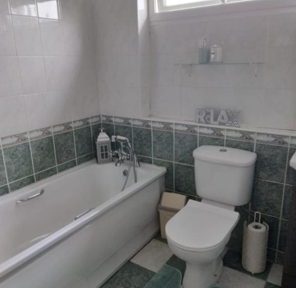 Nocleg ze śniadaniem Tess S Guest House R95k6n1 This Property Is Unsuitable For Children Under 12 Years Old