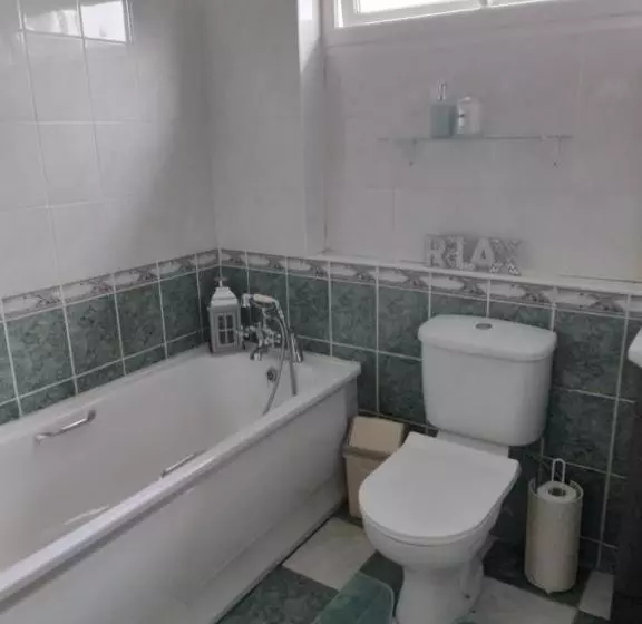 Aamiaismajoitus (B&B) Tess S Guest House R95k6n1 This Property Is Unsuitable For Children Under 12 Years Old