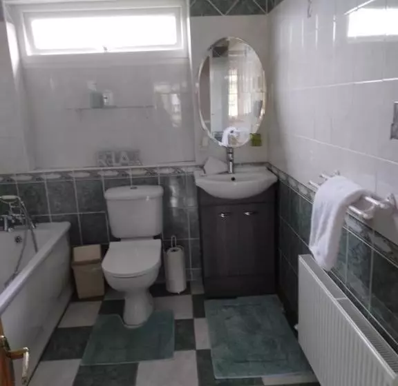 Aamiaismajoitus (B&B) Tess S Guest House R95k6n1 This Property Is Unsuitable For Children Under 12 Years Old