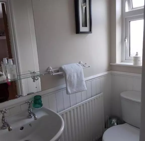 Aamiaismajoitus (B&B) Tess S Guest House R95k6n1 This Property Is Unsuitable For Children Under 12 Years Old