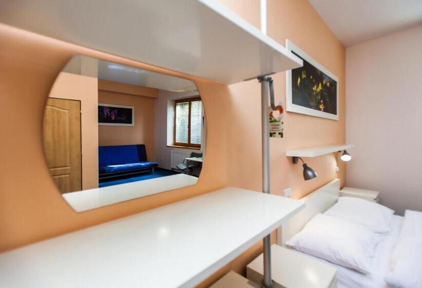 酒店 Adina Kurdějov