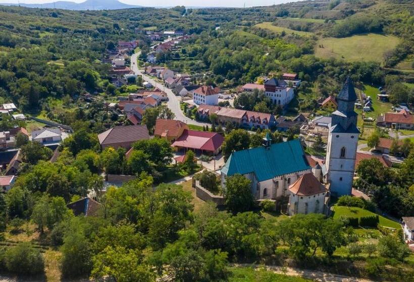 酒店 Adina Kurdějov