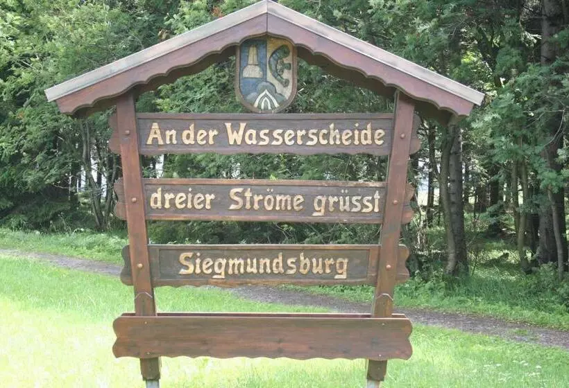 Hotelli Haus Rosenbaum Gruppenhaus Begegnungsstätte Pension