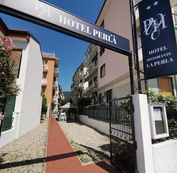 ホテル La Perla