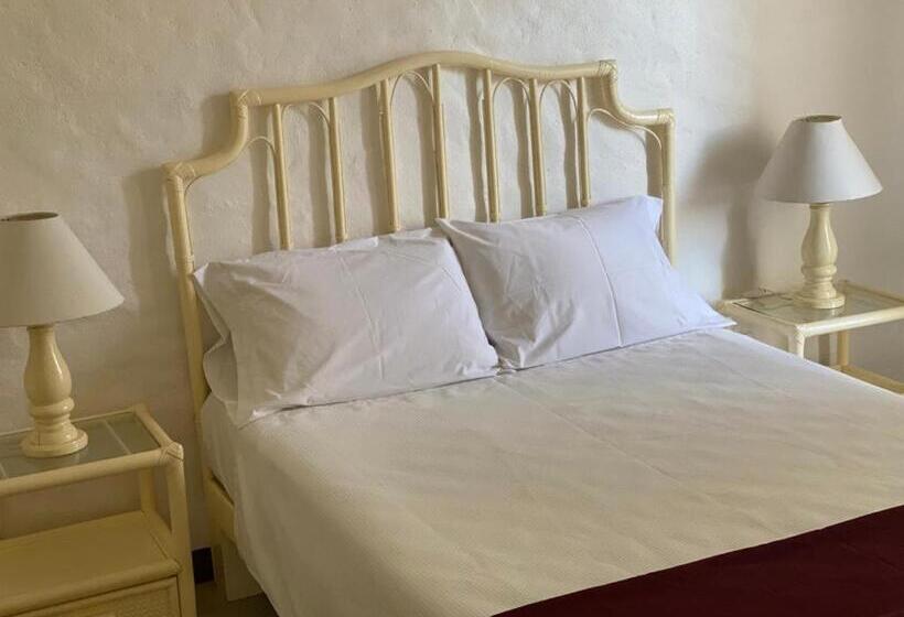 فندق Manzanillo Pied A Terre