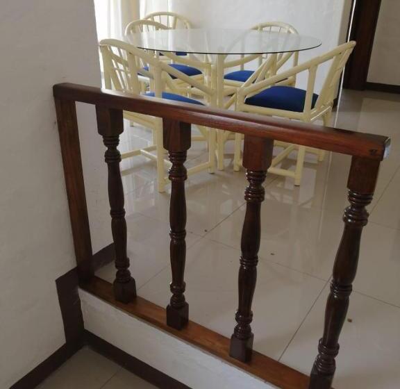 فندق Manzanillo Pied A Terre