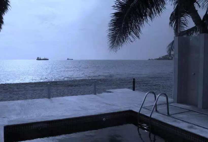ホテル Manzanillo Pied A Terre