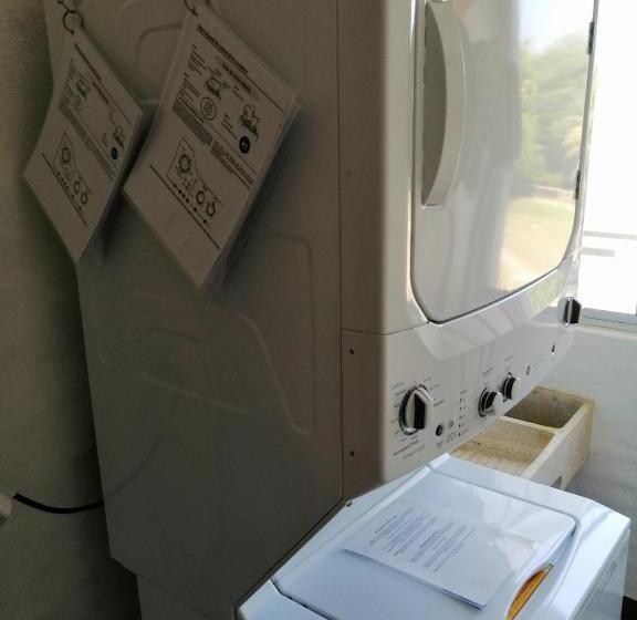 فندق Manzanillo Pied A Terre