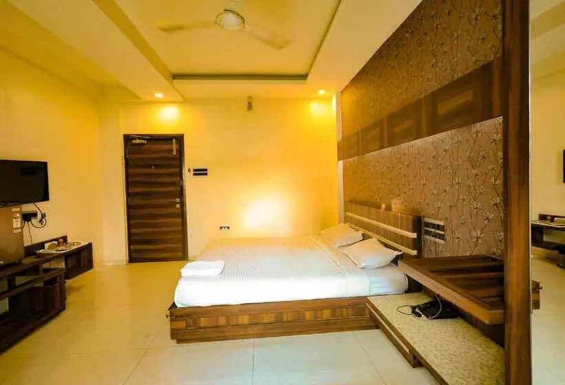 Hotelli Sharveen Classic Inn