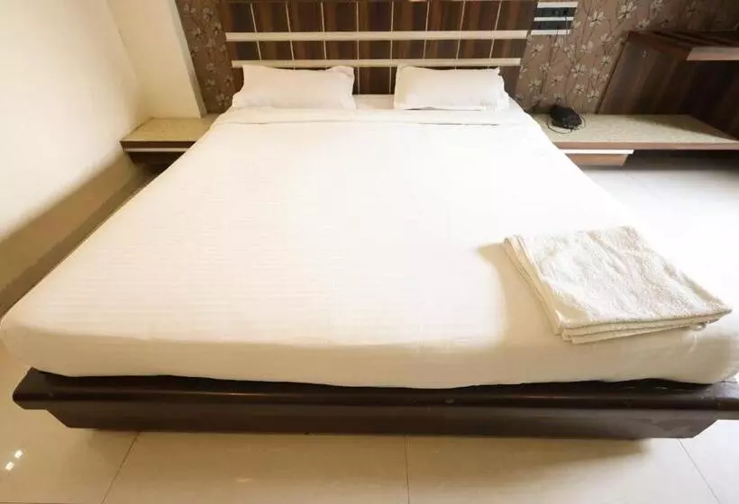 Hotelli Sharveen Classic Inn