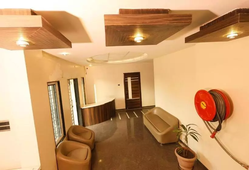 Hotelli Sharveen Classic Inn