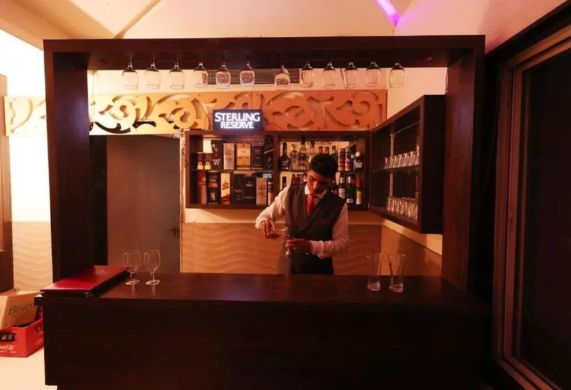 Hotelli Sharveen Classic Inn