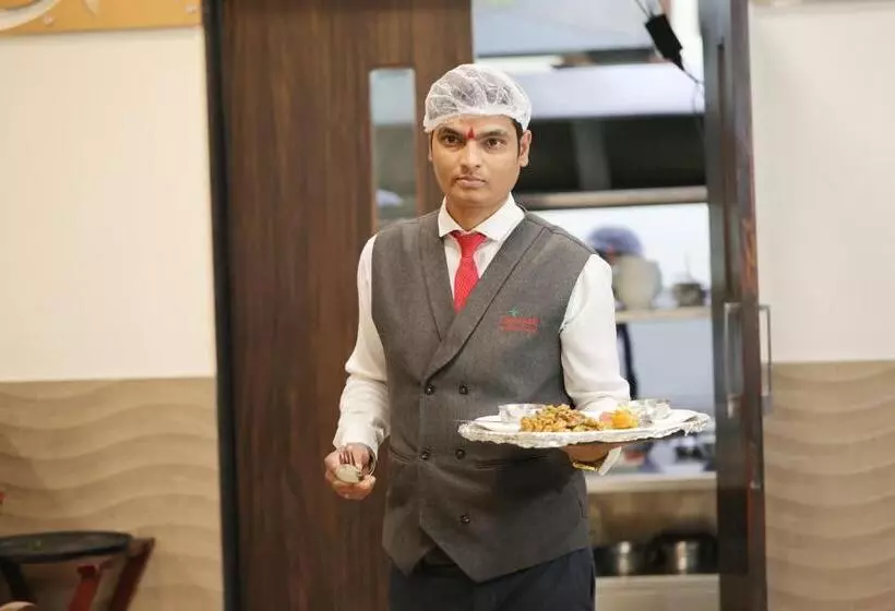 Hotelli Sharveen Classic Inn