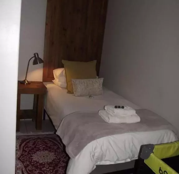 Majatalo De Nachtuilen Guesthouse