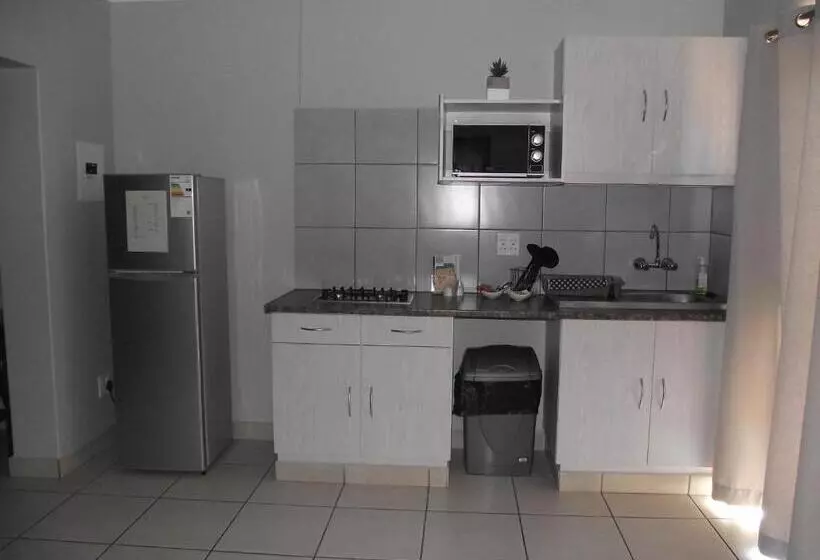 Majatalo De Nachtuilen Guesthouse