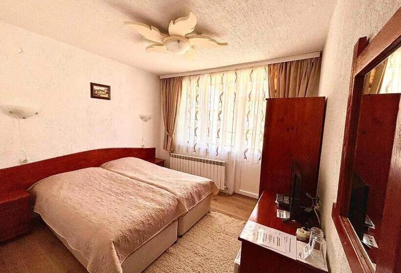 ペンション Guest House Meraklii