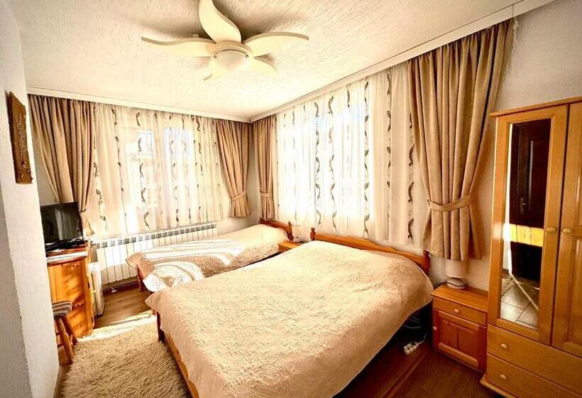 ペンション Guest House Meraklii