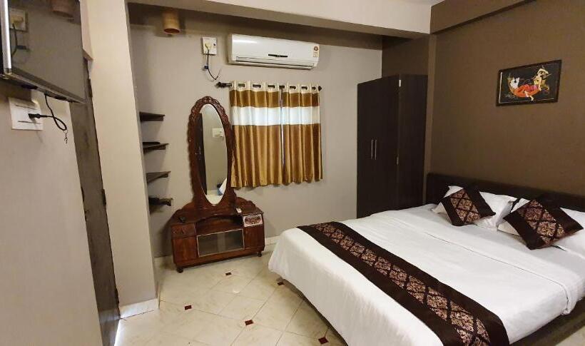 פנסיון Little Nest