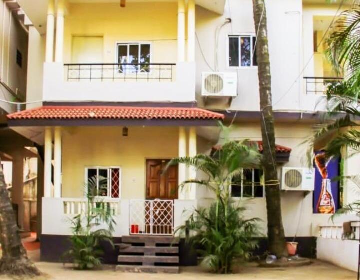 פנסיון Little Nest