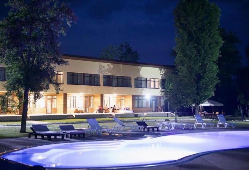 渡假胜地  база відпочинку ріверсайд світло є завжди