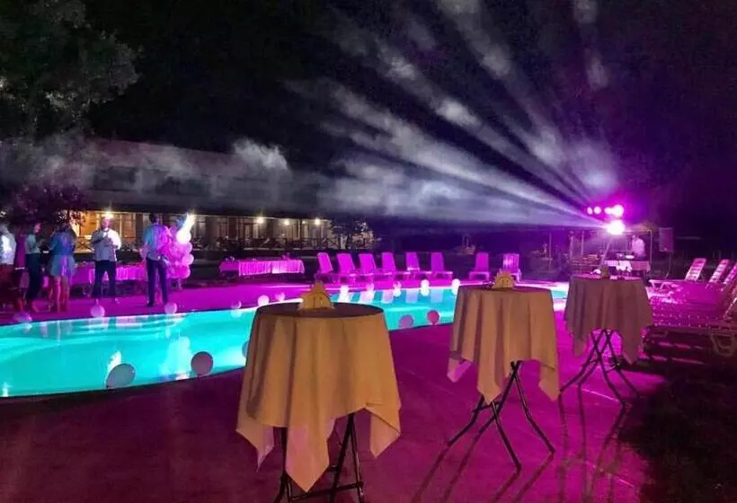 Lomakeskus база відпочинку ріверсайд світло є завжди