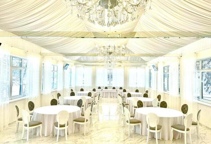 渡假胜地  база відпочинку ріверсайд світло є завжди