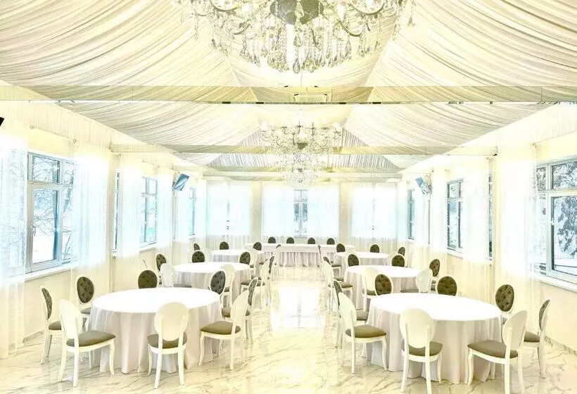 Lomakeskus база відпочинку ріверсайд світло є завжди