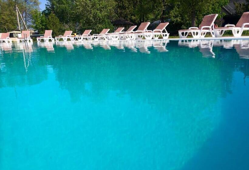 渡假胜地  база відпочинку ріверсайд світло є завжди