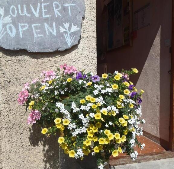 ユースホステル Auberge Aux 3 Frenes