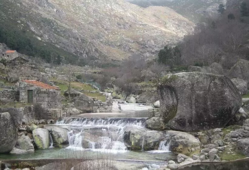 Retkeilymaja Residencial Mira Sol