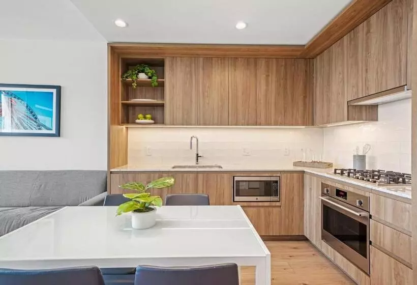 هتل Level Chicago River North