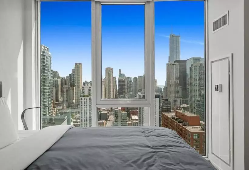 هتل Level Chicago River North