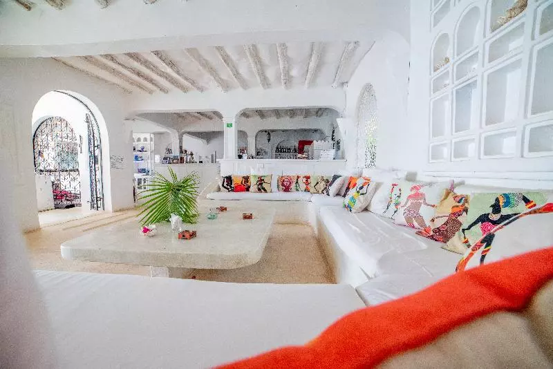 هتل Msambweni Beach House And Private Villas
