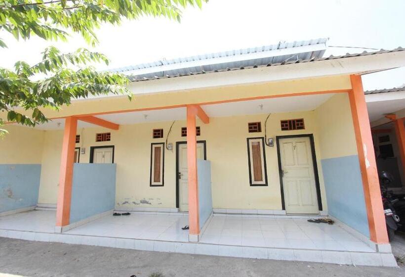 בית מלון כפרי Oyo Life 93260 Bale Kosan