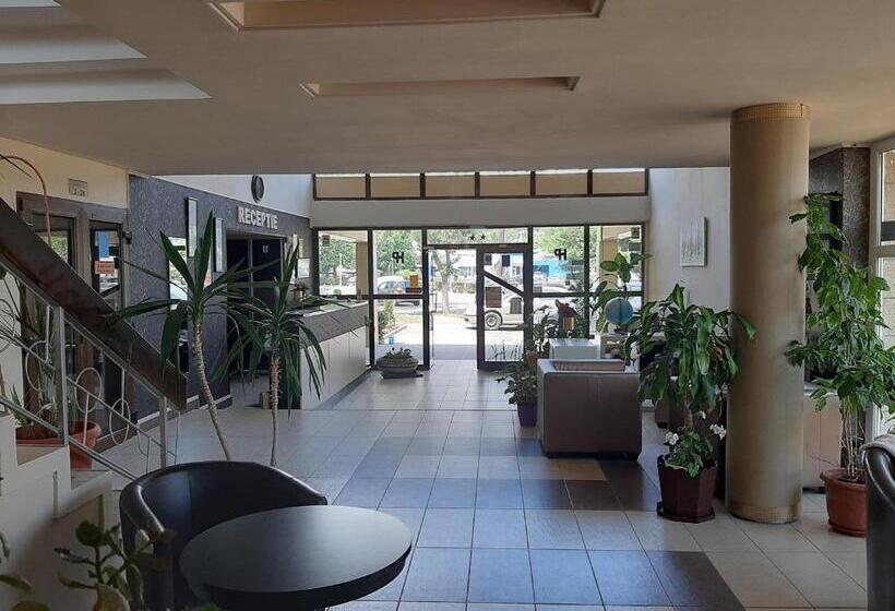 בית מלון כפרי Pescarus