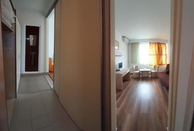 בית מלון כפרי Pescarus