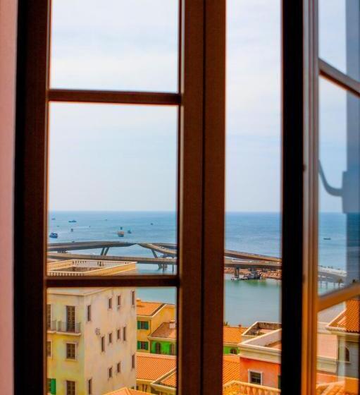 Lyn Hotel Phú Quốc