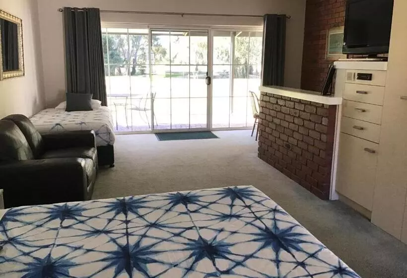 Motelli Fairway Views Motor Inn