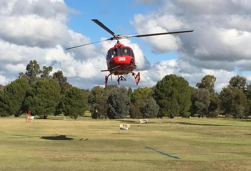 מוטל Fairway Views Motor Inn