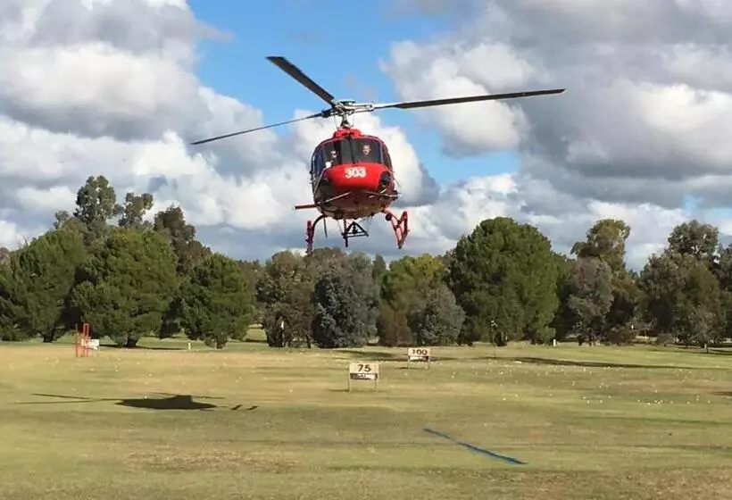 Motelli Fairway Views Motor Inn