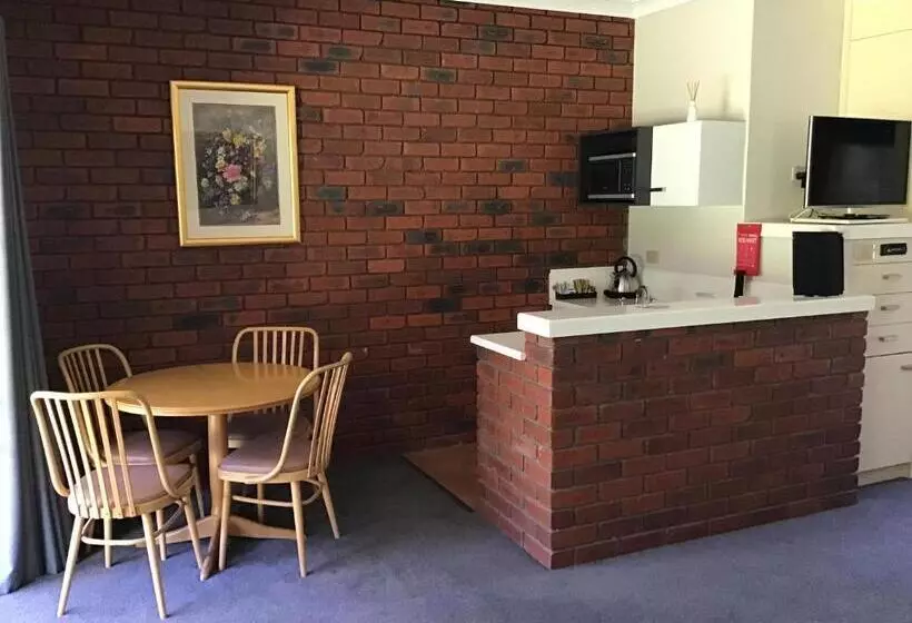 Motelli Fairway Views Motor Inn