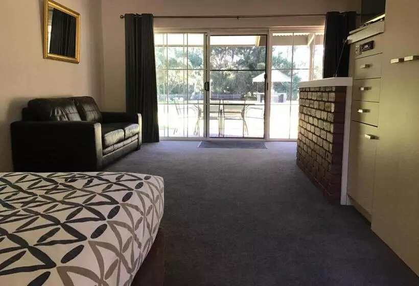 Motelli Fairway Views Motor Inn